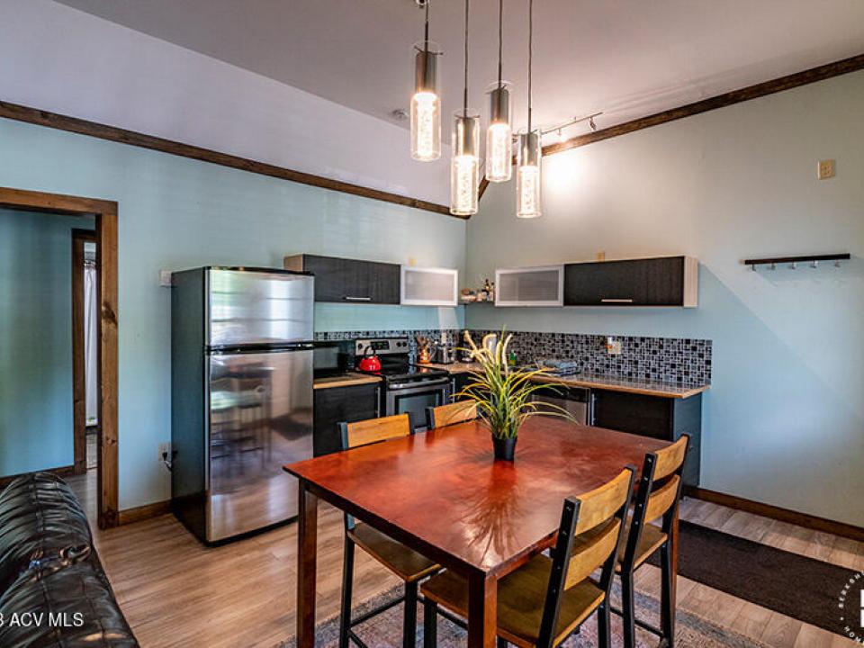 DownhillCondo_Unit2_DiningRoom_Kitchen