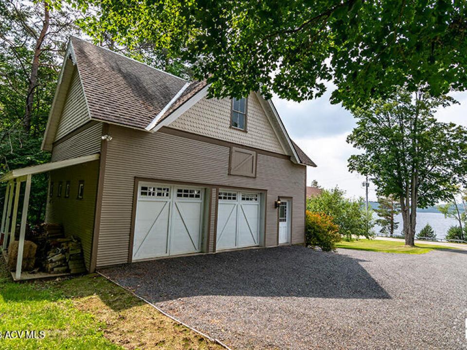 WaterfrontColonialInTupperLake_Garage