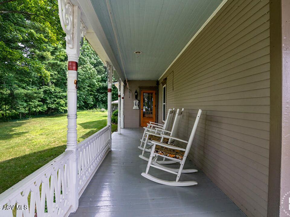 WaterfrontColonialInTupperLake_SidePorch