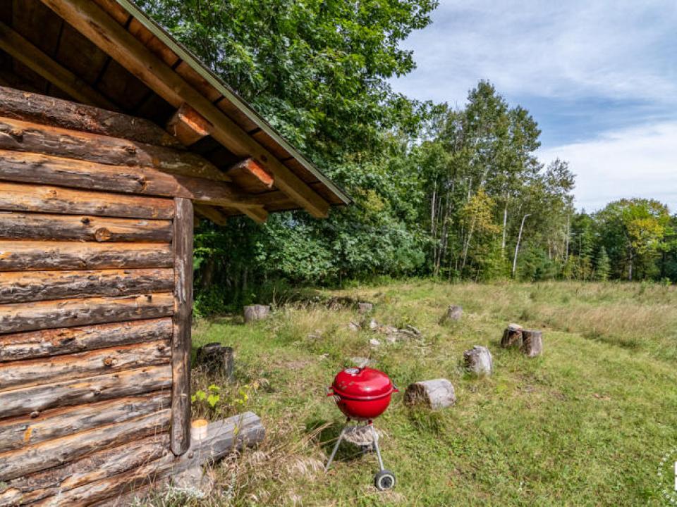 SpectacularFarmhouseInEssex_LeanTo_From_