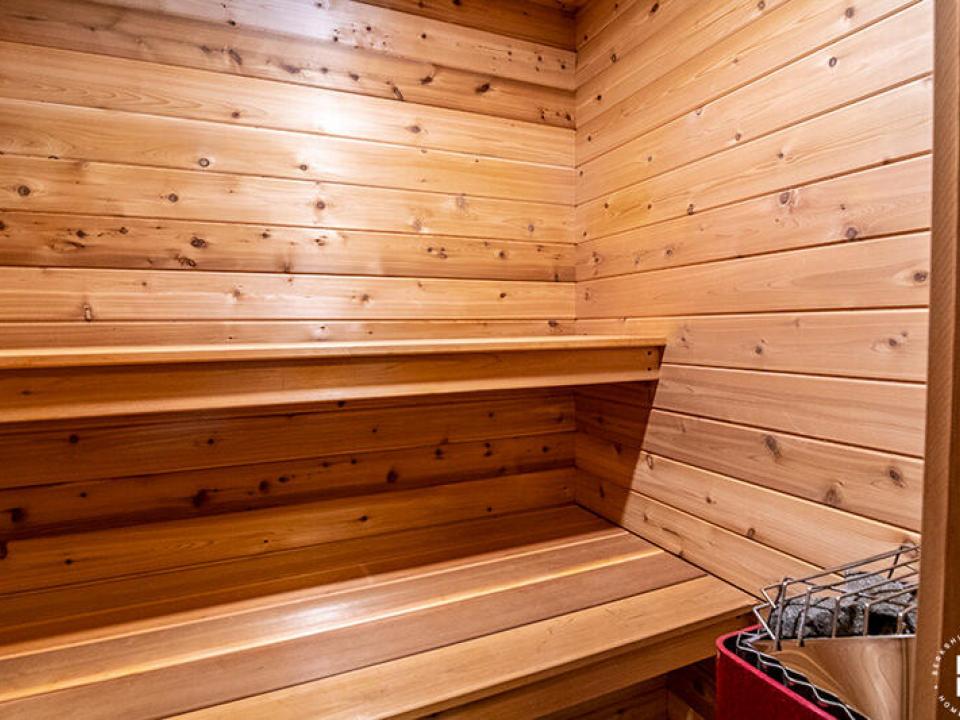 WillettFarmInEssex_U_Barn_Sauna_R