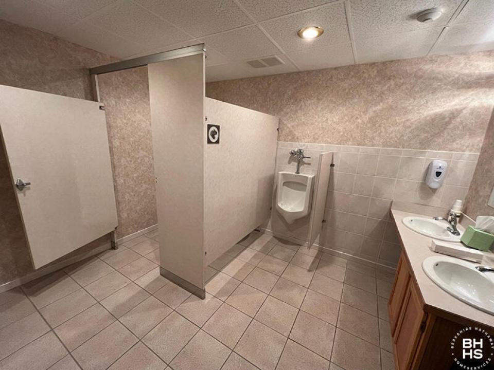 MorrisionvilleKingdomHall_Bathroom