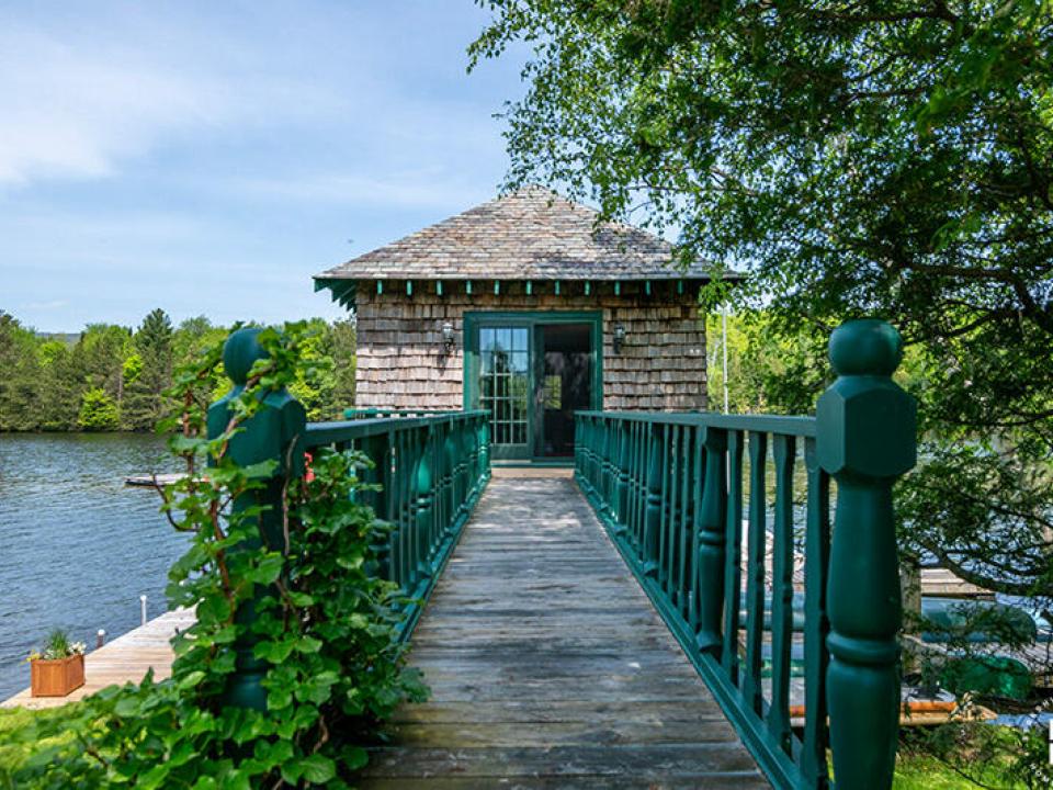 CampNorthwindOnChazyLake_Boathouse_Walkw