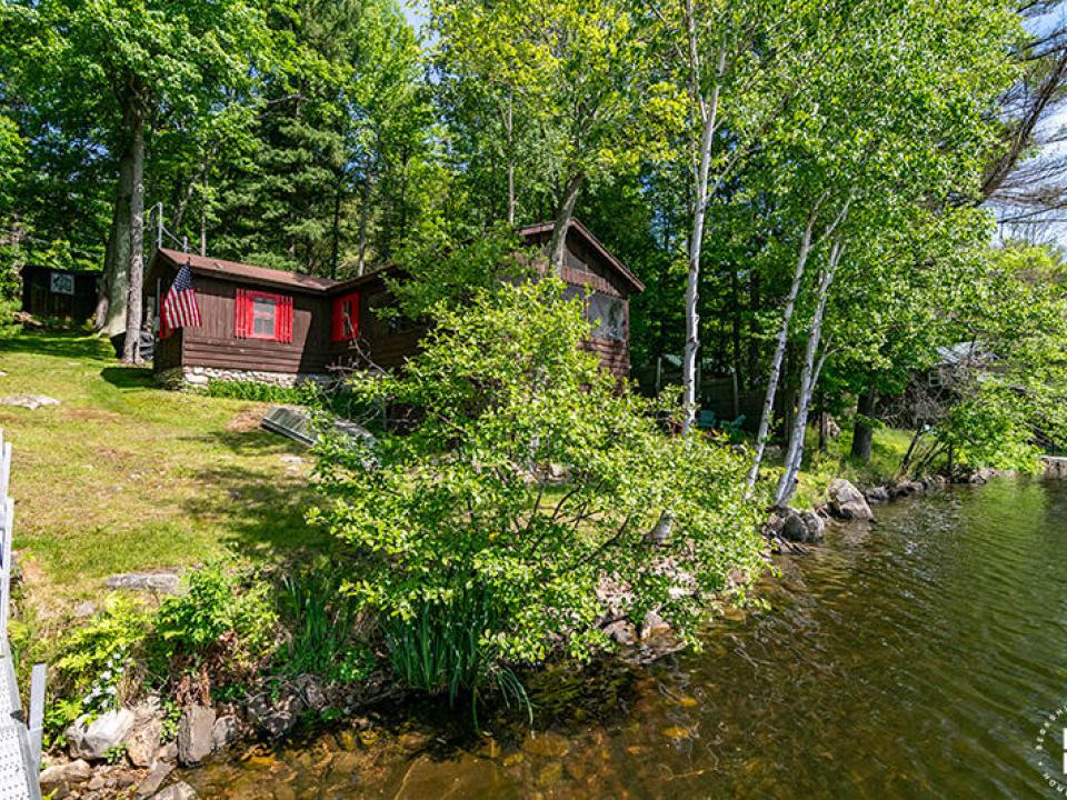 KeesevilleCabinsOnAugerLake_Cabin3_From_