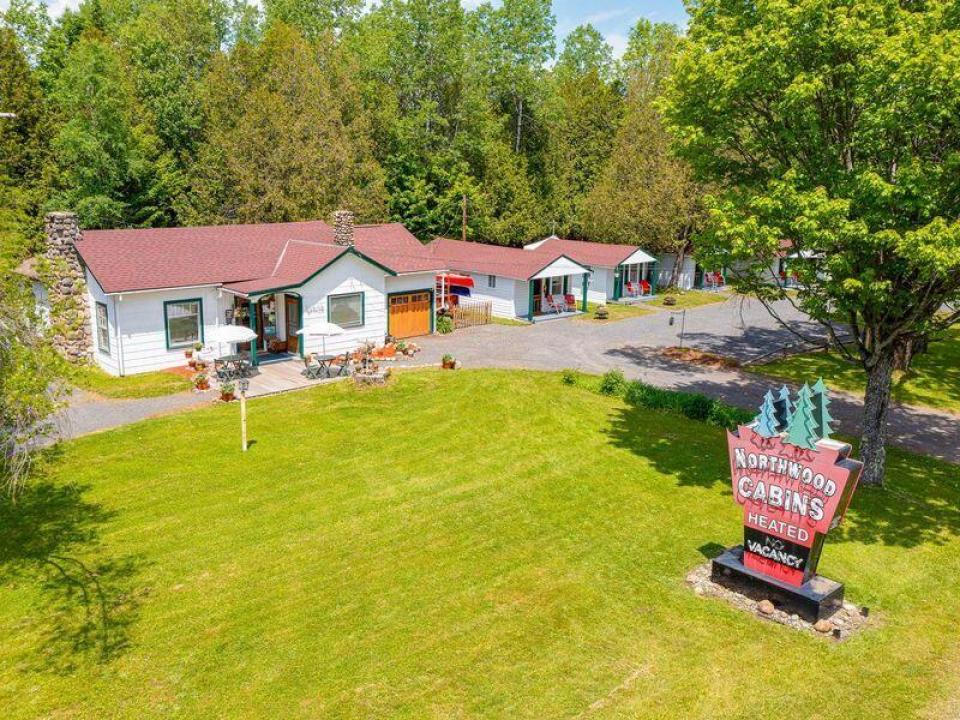 Northwood Cabins - aerial main house wit