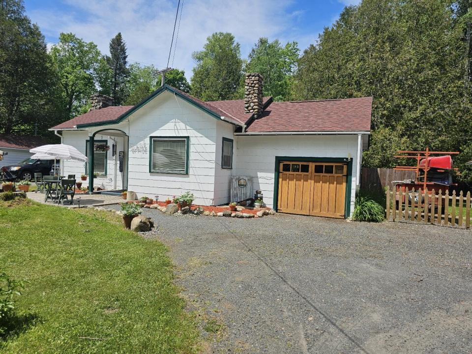 Northwood Cabins - ext main house