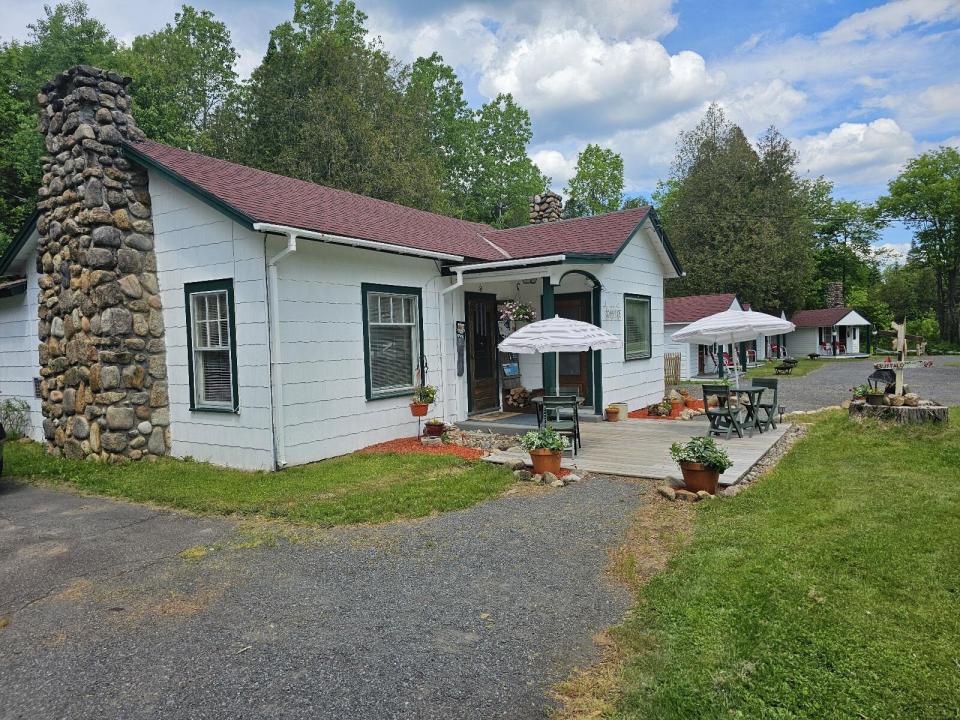 Northwood Cabins - ext of main house wes