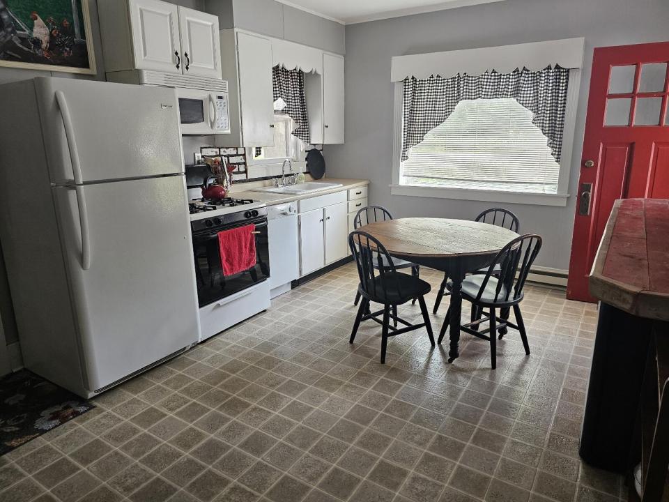 Northwood Cabins - main house kitchen