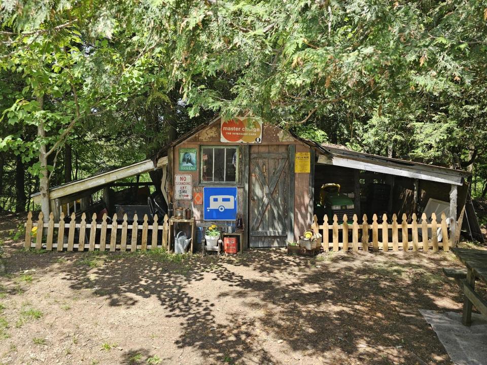 Northwood Cabins - shed