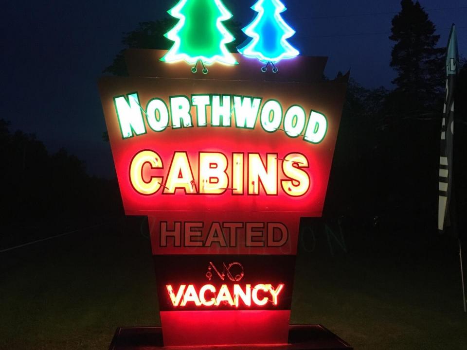 Northwood Cabins - sign