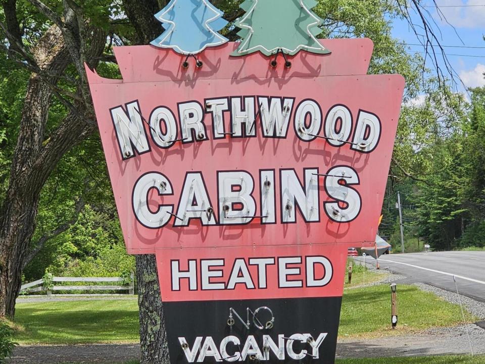 Northwood Cabins - sign best