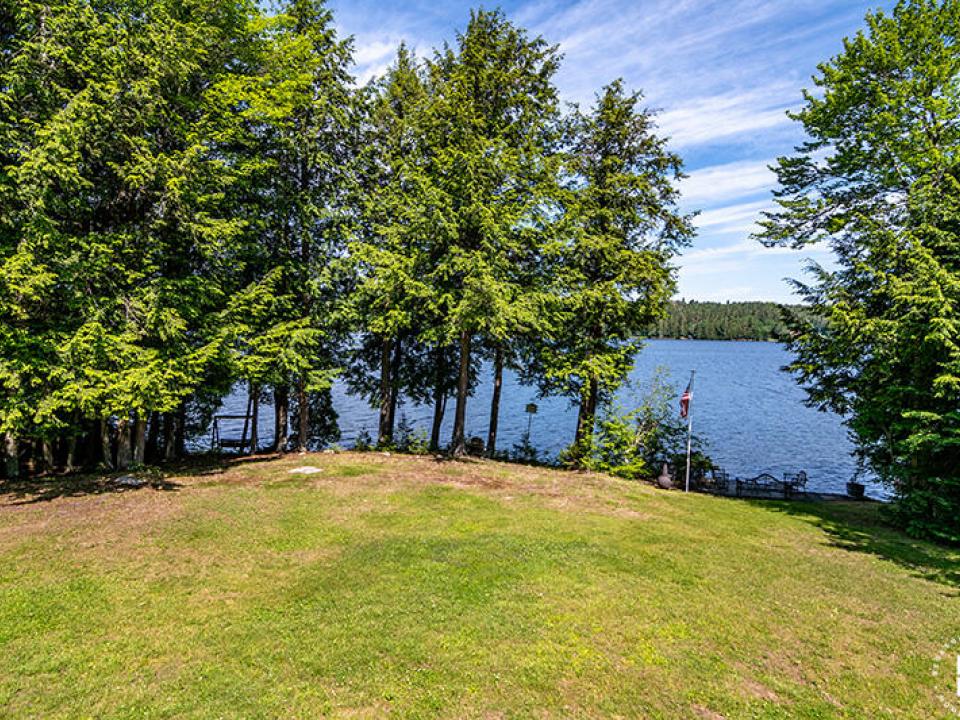 WaterfrontHomeOnSilverLake_Deck_View