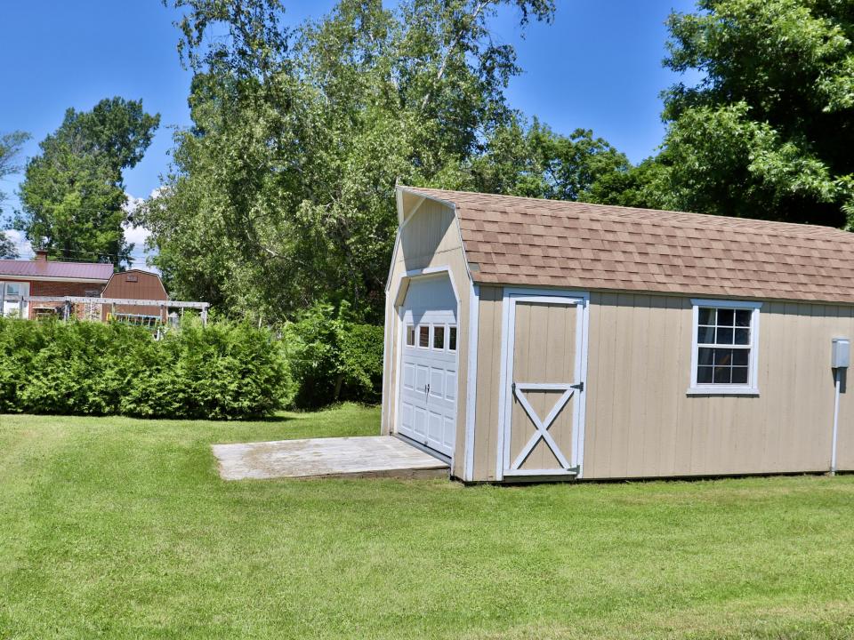 Amish shed