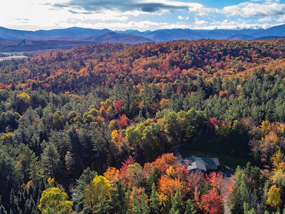 LakePlacidHomeOnPolarity_A_Exterior_Side