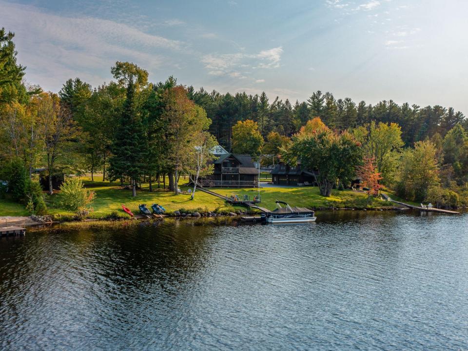 Kenniston - Lake Simond - ext from water