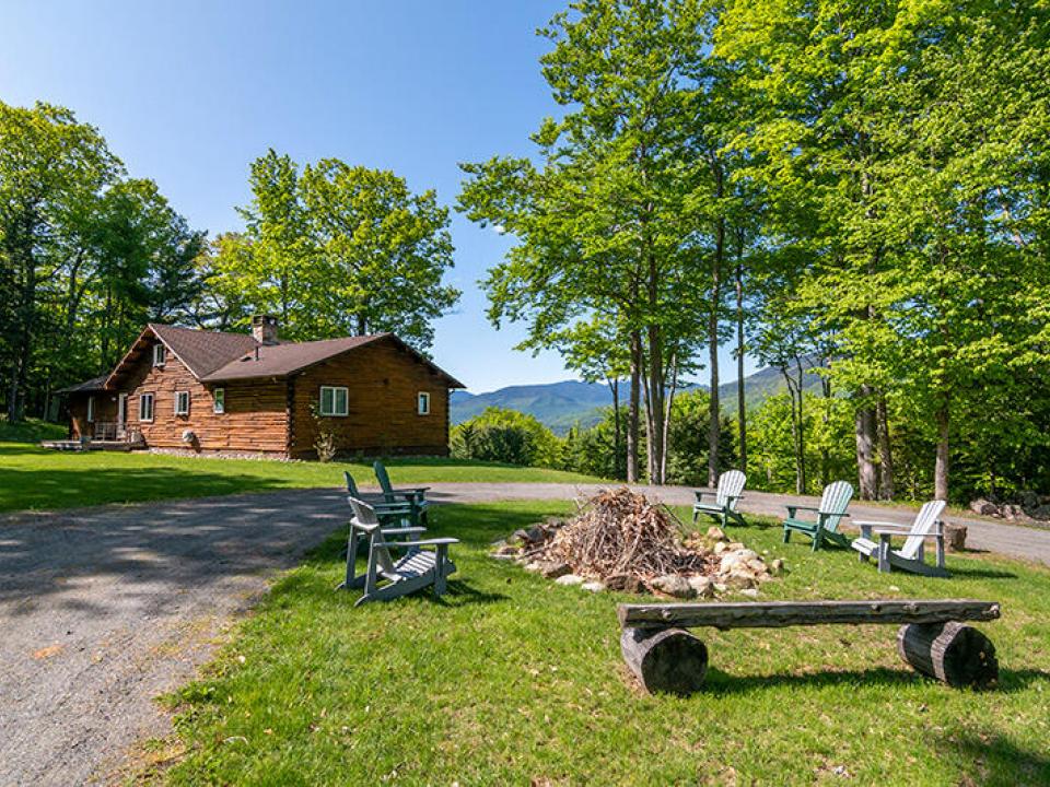 101AkerWood_Firepit_Exterior_Mountains