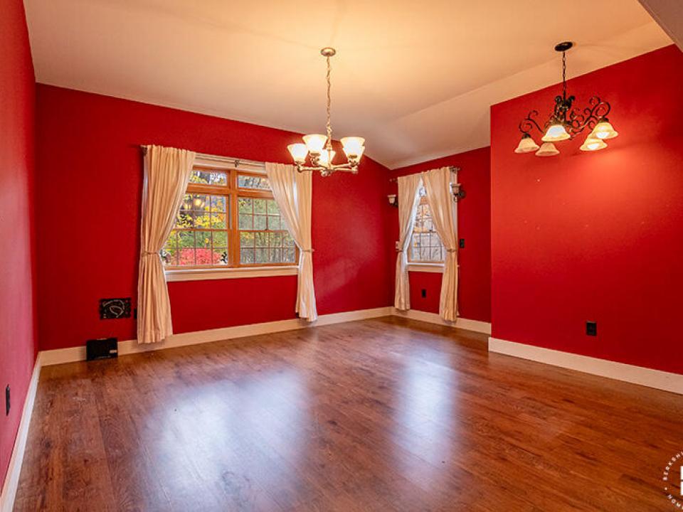 KeeneValleyHomeOnMasonYoung_DiningRoom