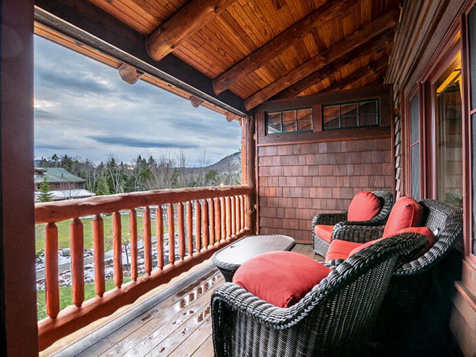 WhitefaceLodge320_CoveredPorch