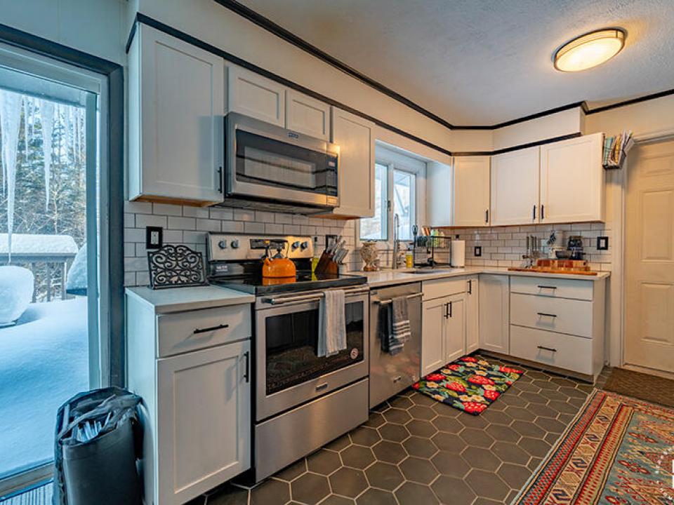 RenovatedHomeOnJersey_Kitchen_Stove